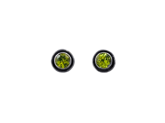 Brinco Redondo Detalhe Vazado com Peridoto - Prata 925