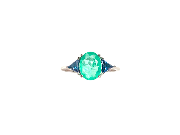 Anel Estilizado Oval com Cristal Verde e Zircônia - Prata 925 com Ródio