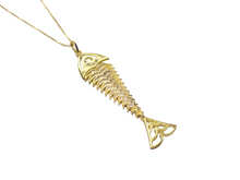 Carregar imagem no visualizador da galeria, Colar Peixe Articulado com Zircônias Brancas - Prata com Banho Ouro 18k
