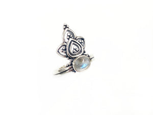 Anel Estilizado Oval com Pedra da Lua - Prata 925