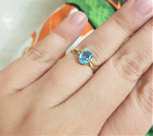 Carregar imagem no visualizador da galeria, Anel Topázio Azul Oval - Ouro 18k
